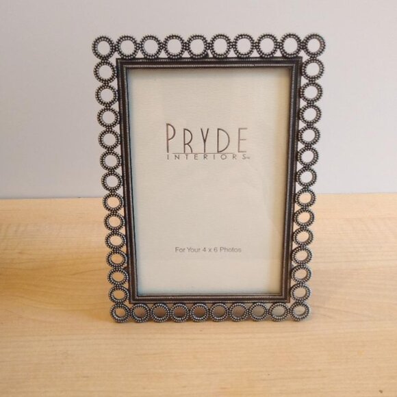 Pair of PRYDE Interiors Metal Photo Frames - Picture 5 of 7